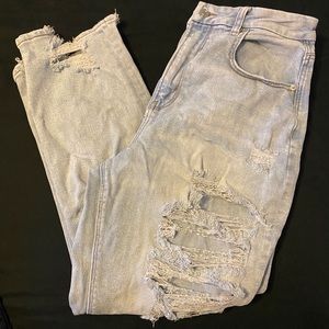 Size 14 American Eagle stretch Mom Jean